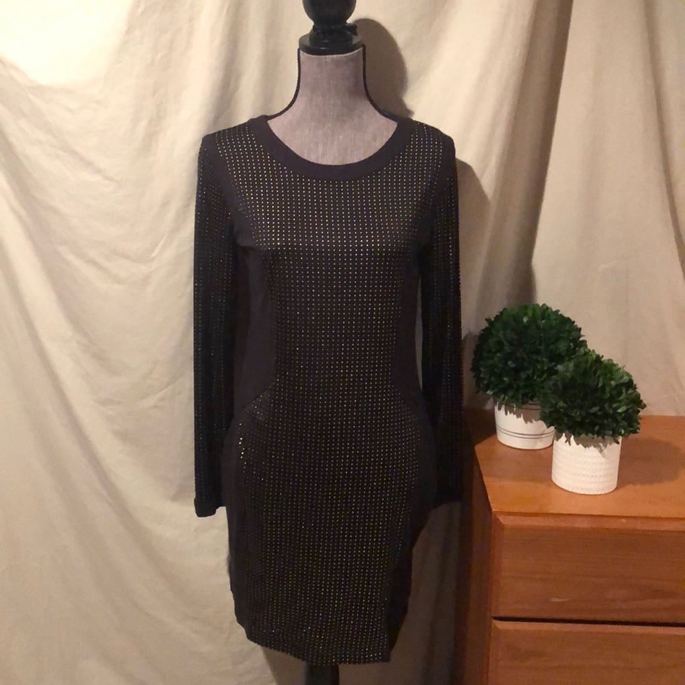 Black long sleeve cling dress with good detail